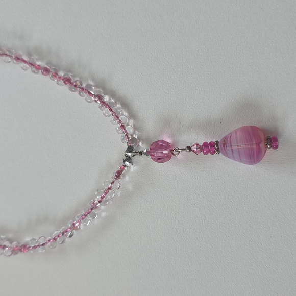 Jewelry - Elegant Pink Beaded Necklace